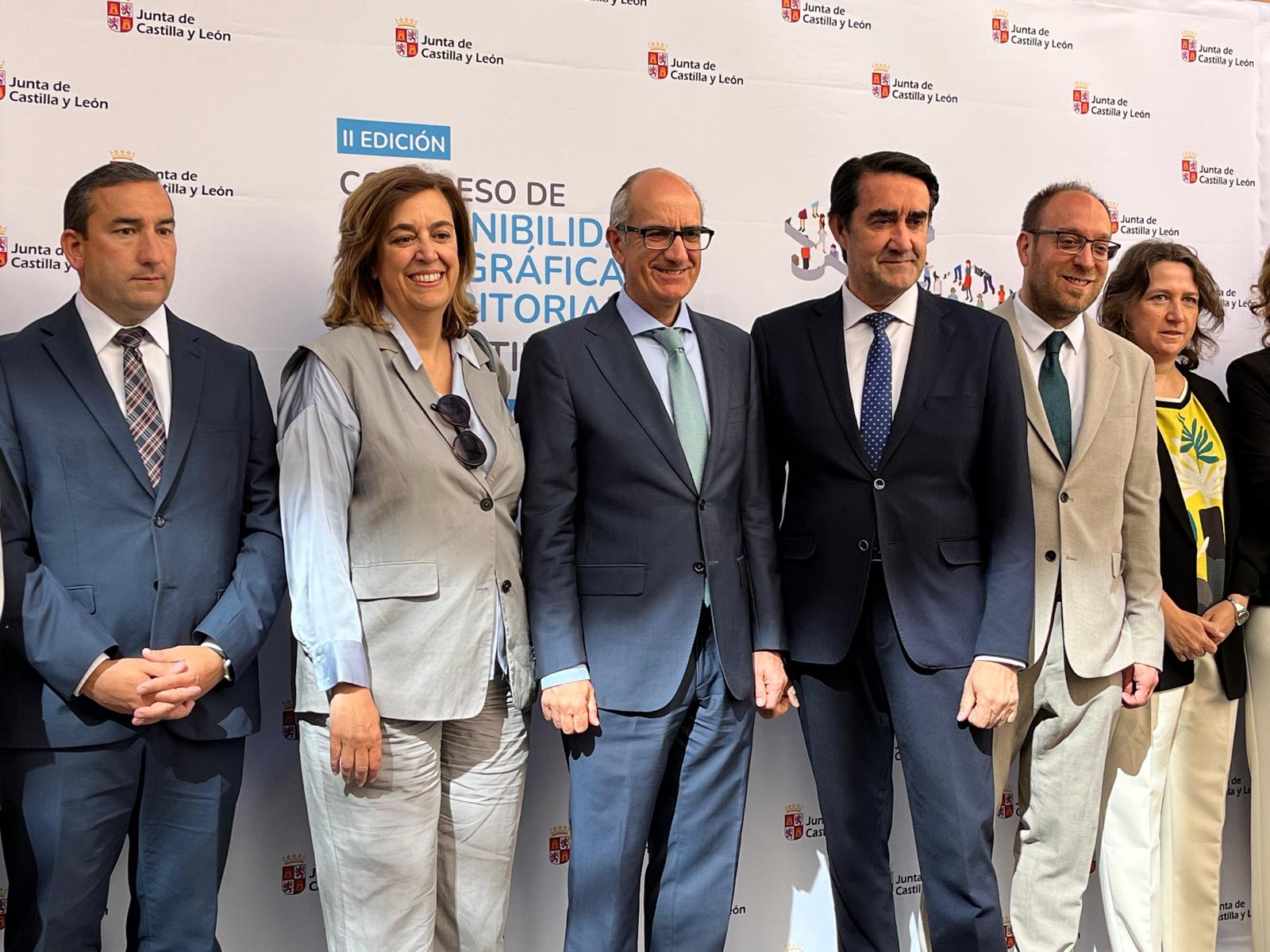 Autoridades participantes en el Congreso Nacional de sostenibilidad demográfica y territorial de Castilla y León