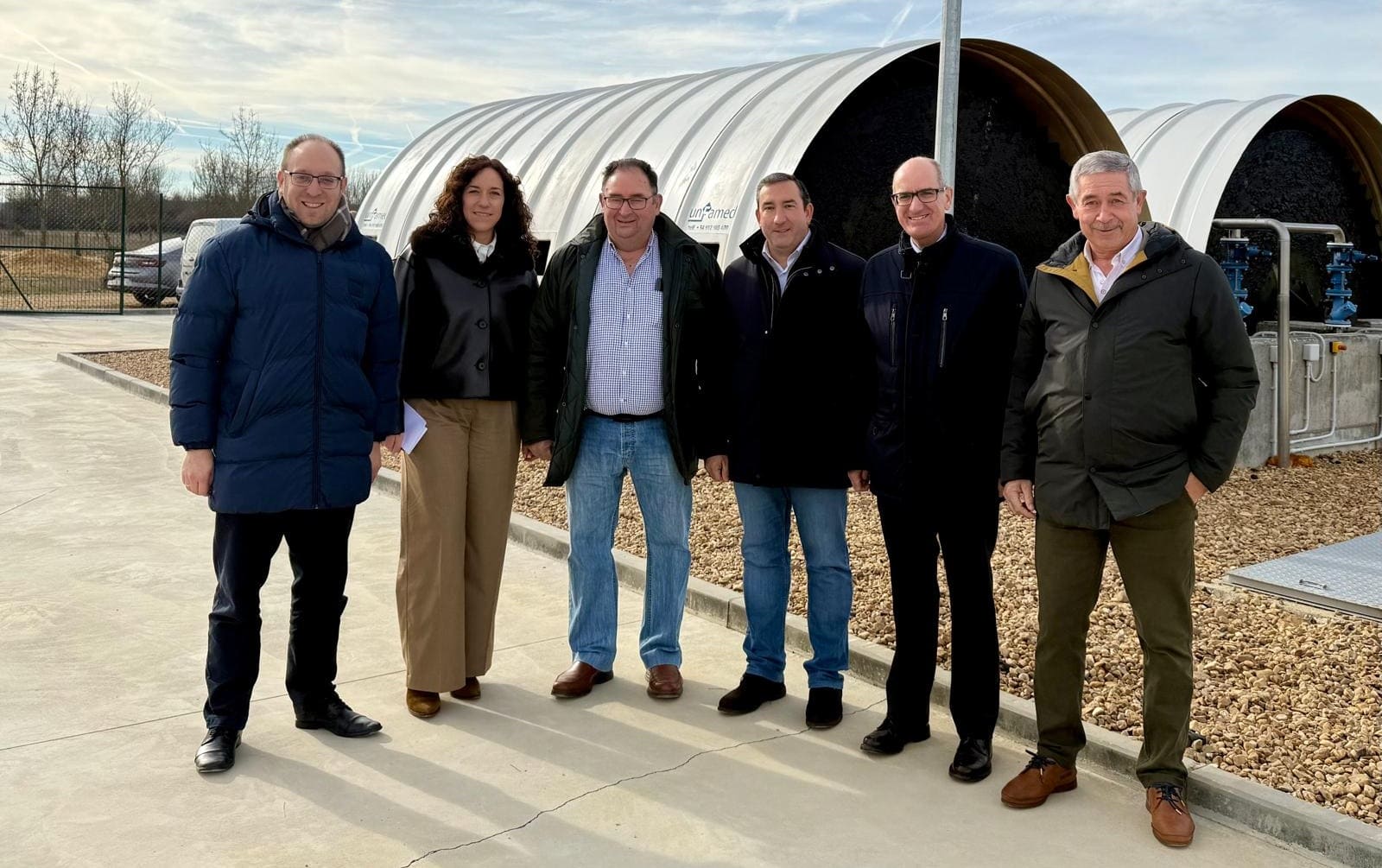 Autoridades en la visita a la nueva depuradora de Sancti-Spíritus