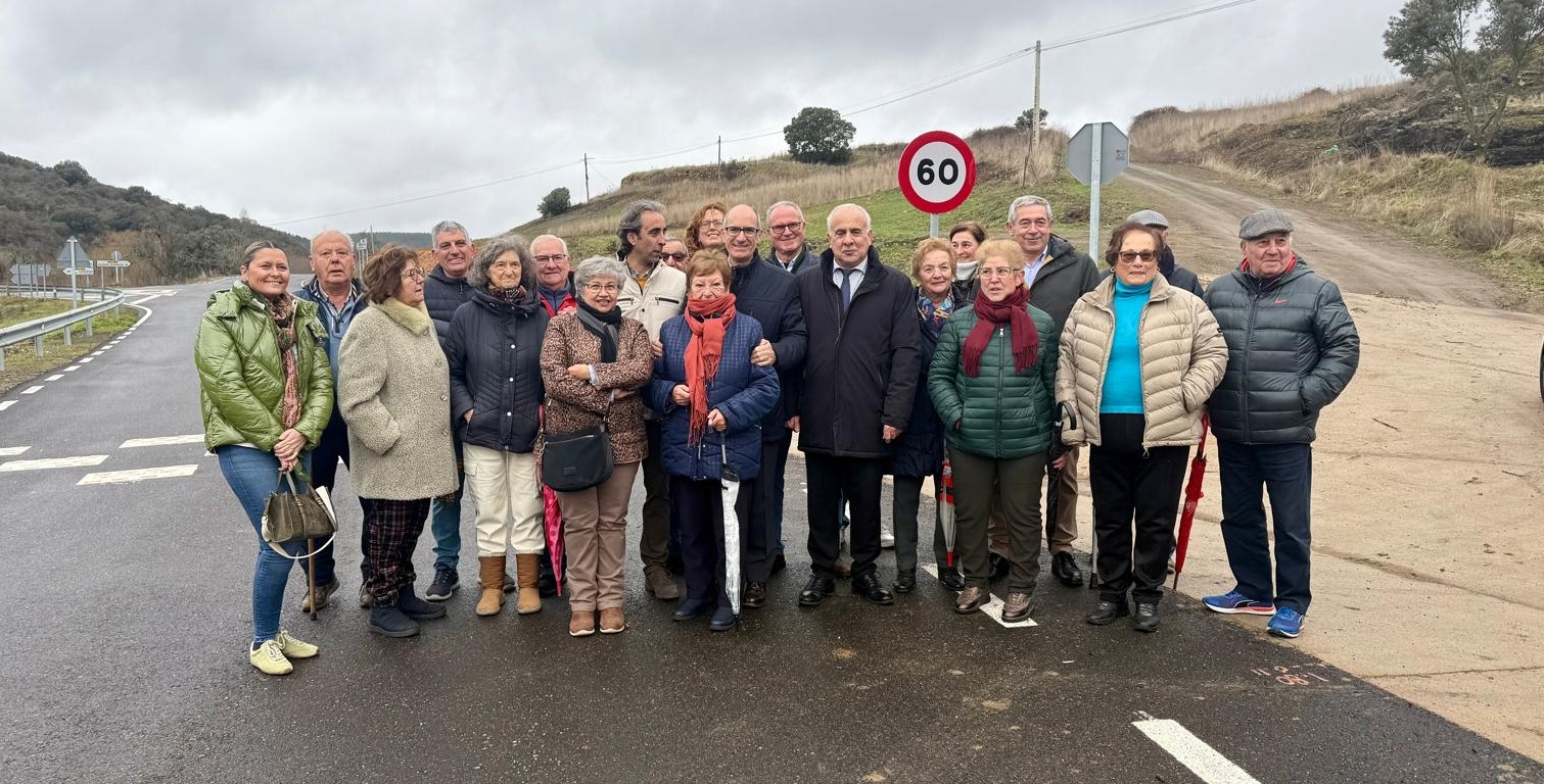 Imagen de la carretera DSA250 en Serradilla del Arroyo