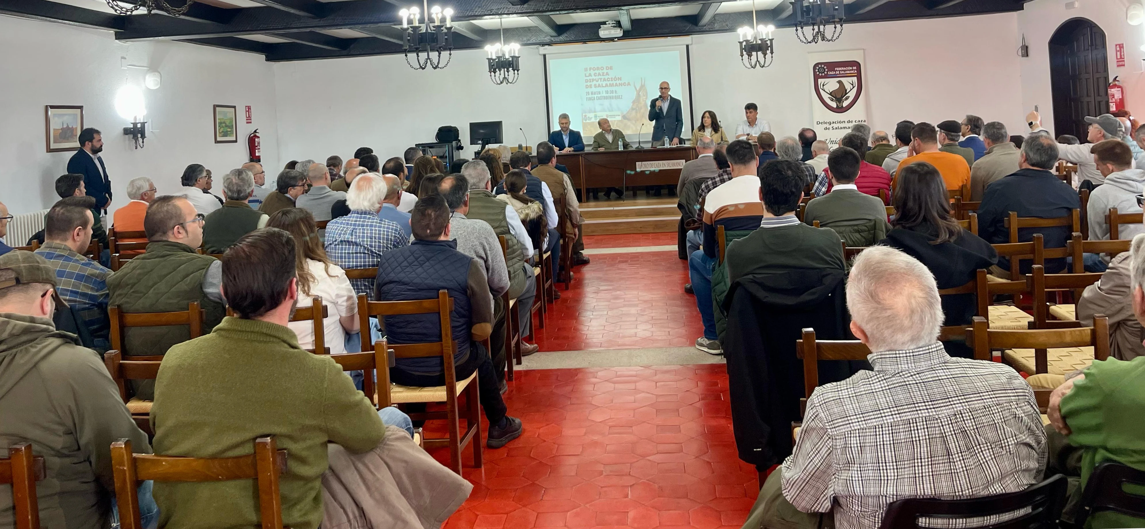 El II Foro de la Caza reúne a divulgadores, cazadores y profesionales para analizar el sector y su impacto en el mundo rural