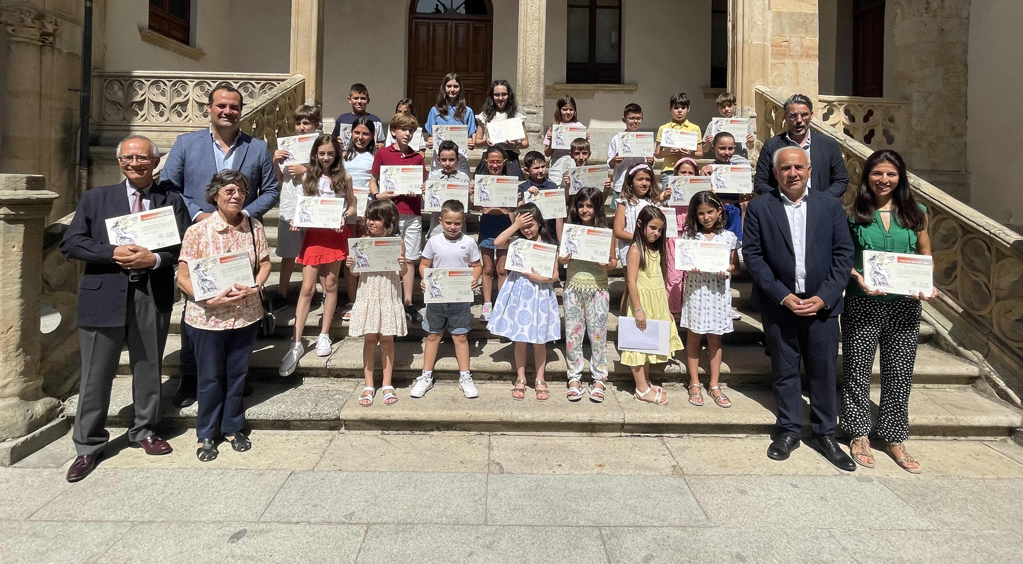 La Diputación entrega a 30 escolares los Premios del XXIII Concurso de Dibujo 