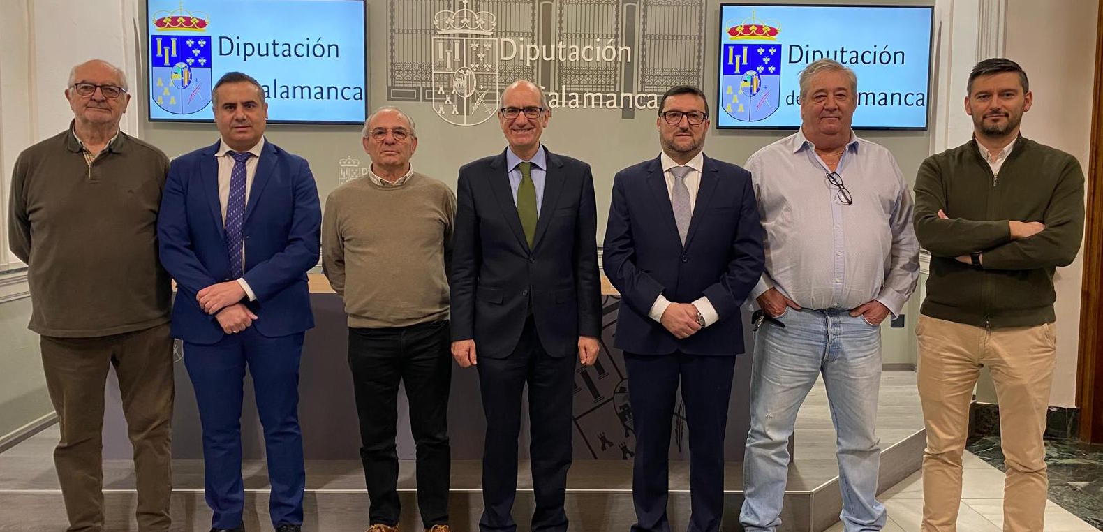 Javier Iglesias y Antonio Labrador junto a los presidentes de los GAL